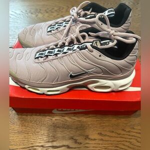 NIKE Air Max Plus TN SE